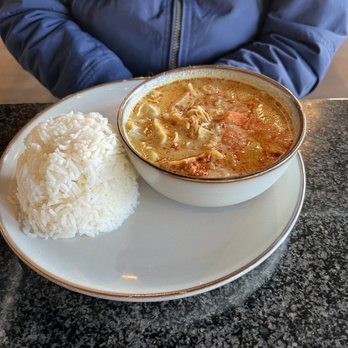 Nom Nom Thai - Yellow curry lunch - Thai Near Me - Colorado Springs, Colorado Nom Nom Thai - Yellow curry lunch - Thai Near Me - Colorado Springs, Colorado