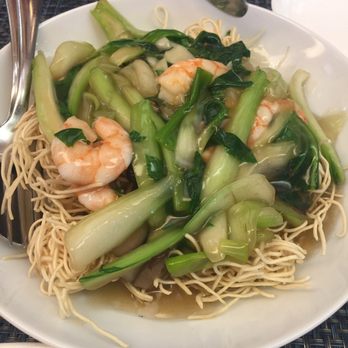 Tse Yang Dimsum Club - Really disgusting noodle! ( crispy noodle) - Asian Fusion Near Me - Marbella, Massachusetts