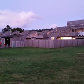 Surfcrest Resort - The outdoor heated pool is behind that fence - Vacation Rentals Near Me - Copalis Beach, Washington