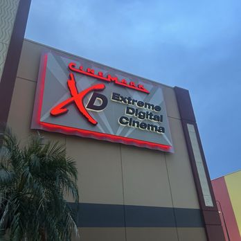 Cinemark Orlando and XD - Cinema Near Me - Orlando, Florida