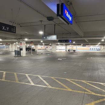 Budget Car Rental - No cars - Car Rental Near Me - Phoenix, Arizona Budget Car Rental - No cars - Car Rental Near Me - Phoenix, Arizona