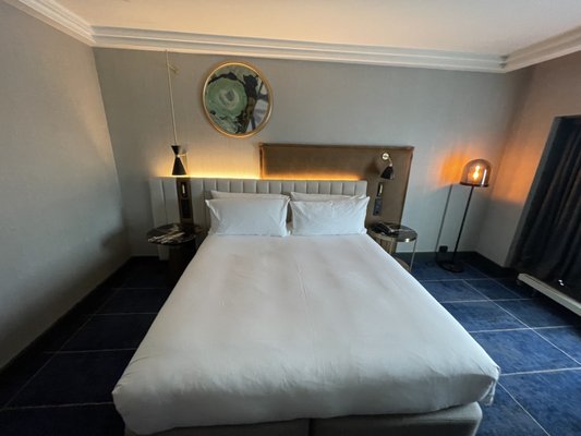 Hilton Frankfurt City Centre by null