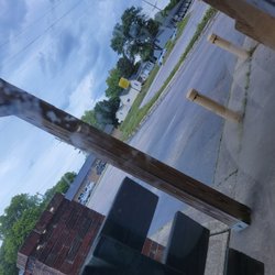 Remington Grill Burgers & BBQ - Windows are disgusting!
