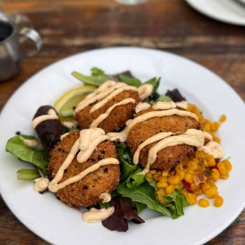 High Hand Cafe - Crab cake - New American Near Me - Loomis, California
