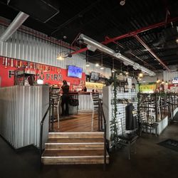 Food & Fire BBQ-Taphouse - Dining room