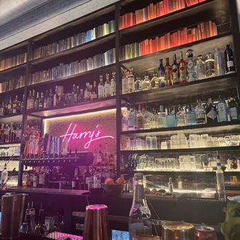 Harry's at Hofheimer - Inside the bar - New American Near Me - Richmond, Virginia Harry's at Hofheimer - Inside the bar - New American Near Me - Richmond, Virginia