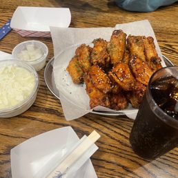 Reg Half Soy Garlic & Half Hot Wings (10 pcs) Reg Half Soy Garlic & Half Hot Wings (10 pcs)