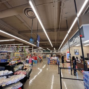 Vons - Inside view - Grocery Near Me - Lakewood, California Vons - Inside view - Grocery Near Me - Lakewood, California