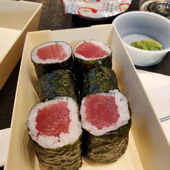 Sumo Express - Tuna Roll - Sushi Bars Near Me - Seattle, Washington Sumo Express - Tuna Roll - Sushi Bars Near Me - Seattle, Washington