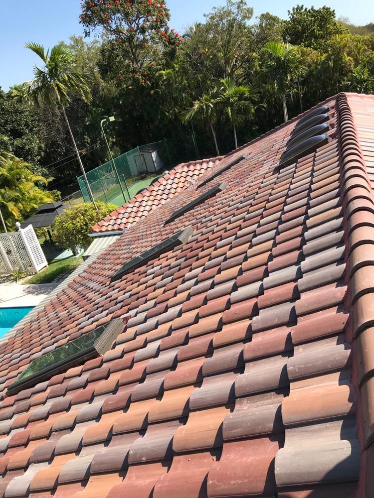 Slide of Alex Roofing