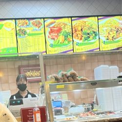Fresh Wok - Watch for the evil eye from this rude employee.