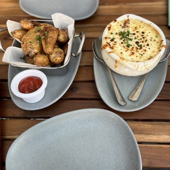 Recette - French Onion Soup and Smashed Fingerlings - French Near Me - Brooklyn, New York Recette - French Onion Soup and Smashed Fingerlings - French Near Me - Brooklyn, New York
