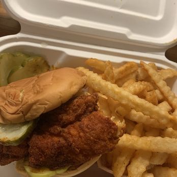 Dave's Hot Chicken - Dave's #4: 1 Slider with Fries HOT with no Dave's sauce hot sauce packets on side - Chicken Shop Near Me - Seattle, Washington