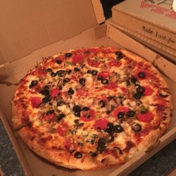 Wolf's Den Pizzeria