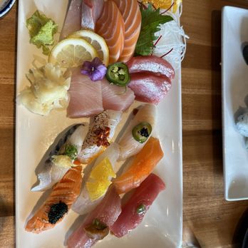 Kusshi - Sashimi and nigiri sampler - Sushi Bars Near Me - Arlington, Virginia Kusshi - Sashimi and nigiri sampler - Sushi Bars Near Me - Arlington, Virginia