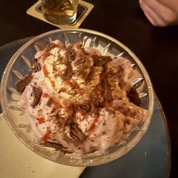 Lansdowne Court Hotel - Meringues, strawberries, fresh cream, white chocolate cookie