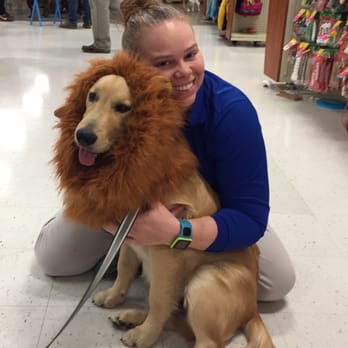 PetSmart - Angela with Logen the Lion - Pet Training Near Me - Germantown, Maryland PetSmart - Angela with Logen the Lion - Pet Training Near Me - Germantown, Maryland