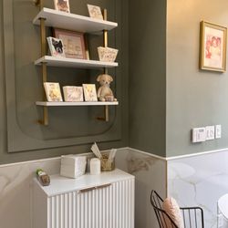 The Sugary - Interior (table, cards)