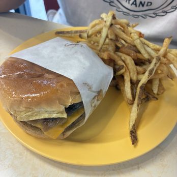 Freakshows Burger, Wings And Burritos - BBQ burger with fries - Burgers Near Me - Elkin, North Carolina