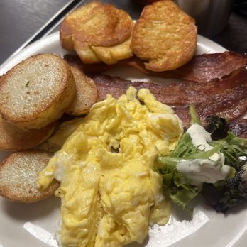 Liliha Bakery - Two Eggs - Bakeries Near Me - Honolulu, Hawaii