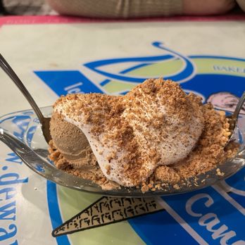 Dewar's Candy Shop - Small Sundae - Candy Stores Near Me - Bakersfield, California