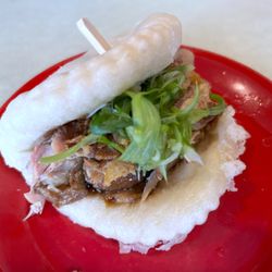 Dragonfly Noodle - roasted duck bao