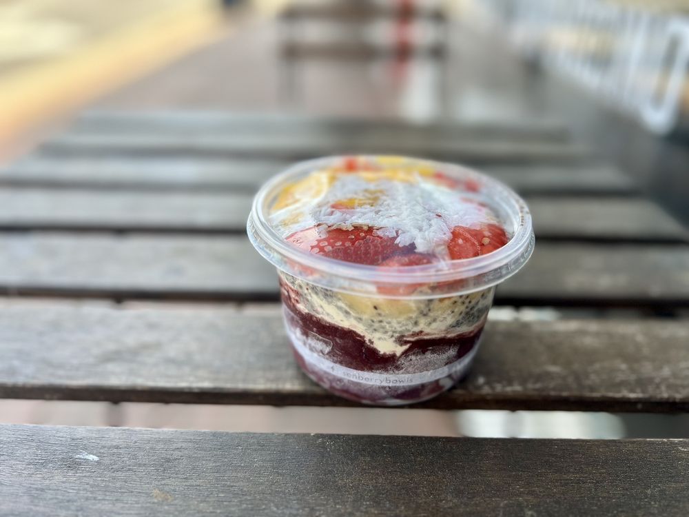 Social spots from Senberry Bowls