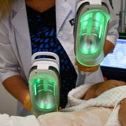 Wakashe spa - Cryolipo 360 is a non-invasive treatment that combines heat and cold to target and eliminate stubborn fat cells from the body.