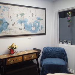 Renee Lakeman Eyelash Extensions & Electrolysis - The office sitting area