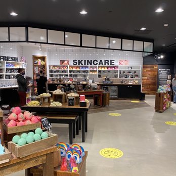 Lush - Cosmetics & Beauty Supply Near Me - Bellevue, Washington
