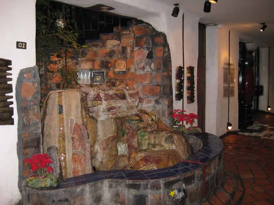 Kunst Haus Wien. Museum Hundertwasser by null