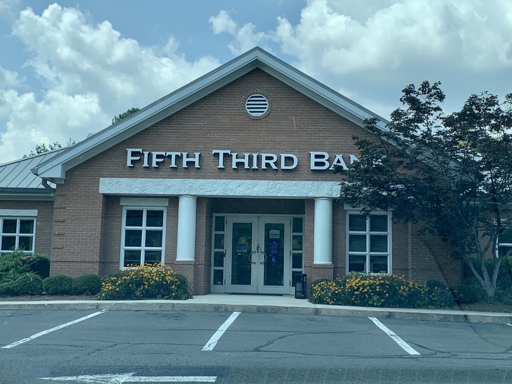 FIFTH THIRD BANK Updated September 2024 7210 Tryon Rd, Cary, North