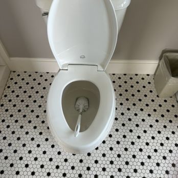 Harbour View Inn - Toilet brush left in toilet upon opening lid. - Hotels Near Me - Mackinac Island, Michigan Harbour View Inn - Toilet brush left in toilet upon opening lid. - Hotels Near Me - Mackinac Island, Michigan