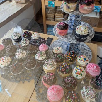 Bam Bam Bakery - Pretty cupcakes of all types - Bakeries Near Me - Falmouth, Maine