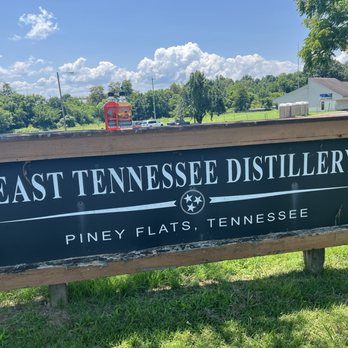 Roberson's Tennessee Mellomoon - Beer, Wine & Spirits Near Me - Piney Flats, Tennessee Roberson's Tennessee Mellomoon - Beer, Wine & Spirits Near Me - Piney Flats, Tennessee