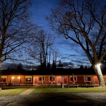 1. Lake Geneva Lodge