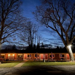Lake Geneva Lodge - BACK BUILDING @ LAKE GENEVA LODGE