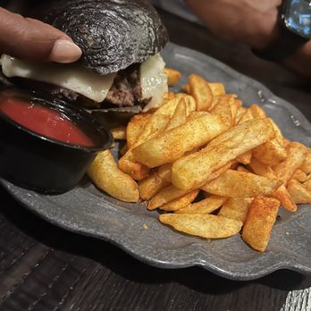 Das Stakehaus - Das burger - Steakhouses Near Me - Orlando, Florida