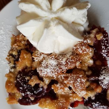 Eiscafe Schumann - Zwetschgenstreusel - Ice Cream & Frozen Yogurt Near Me - Stralsund, MV