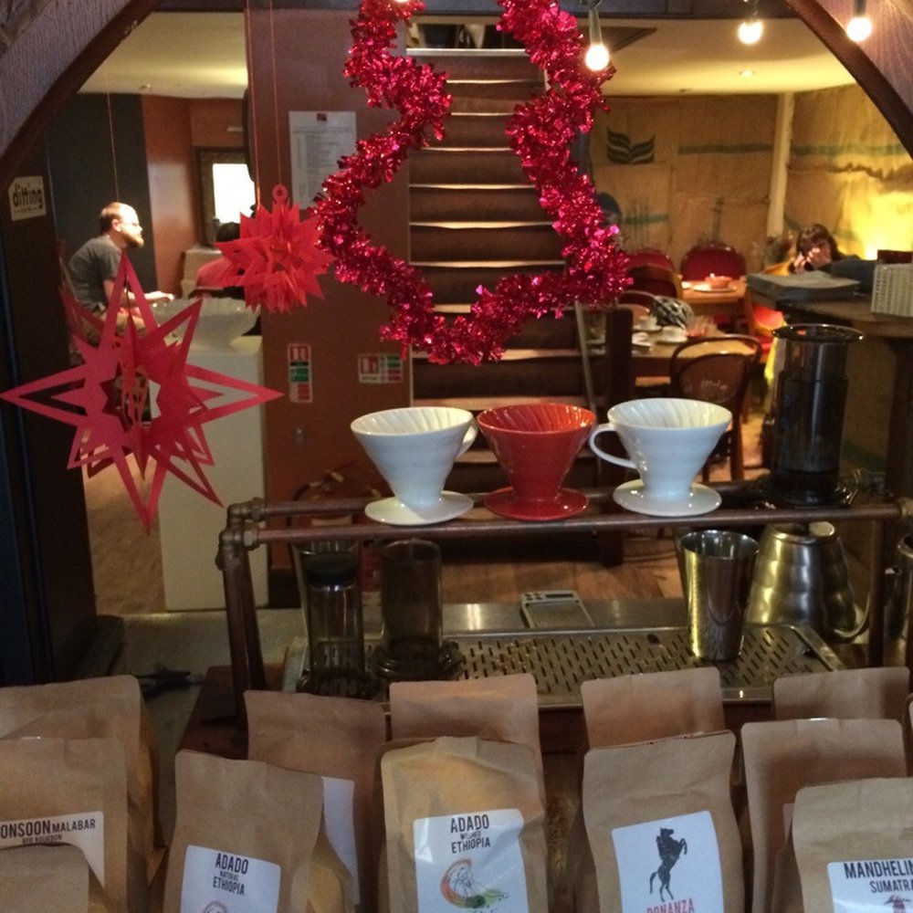 Artisan Roast's festive decoration...so cute! Artisan Roast's festive decoration...so cute!