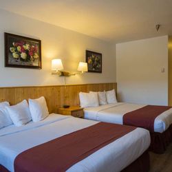 Canadas Best Value Inn River View Hote - Queen beds nd picture