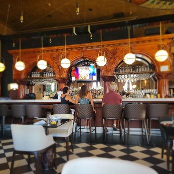 V's Paradise - Bar and dining - Modern European Near Me - Sacramento, California V's Paradise - Bar and dining - Modern European Near Me - Sacramento, California