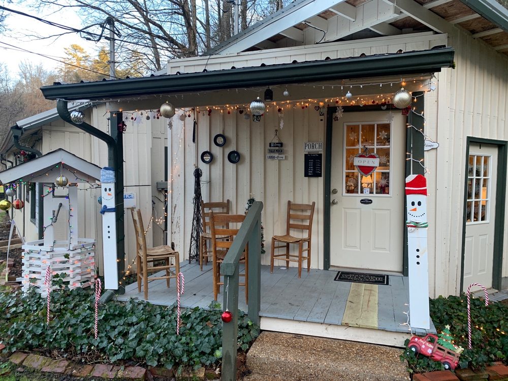 THE TWISTED VINE Updated August 2024 680 Glades Rd, Gatlinburg