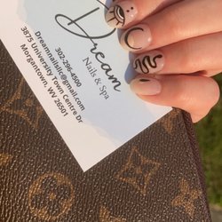 Dream Nails & Spa - Dip nails with nail art