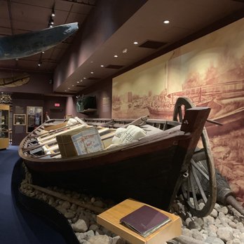 Manitoba Museum - Picture of one of the boats used to transport Hudson Bay Company goods. Note - the oars weighed over 10 kg. - Museums Near Me - Winnipeg, Manitoba Manitoba Museum - Picture of one of the boats used to transport Hudson Bay Company goods. Note - the oars weighed over 10 kg. - Museums Near Me - Winnipeg, Manitoba