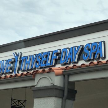 Dal Rich Towne Square - Shopping Centers Near Me - Richardson, Texas