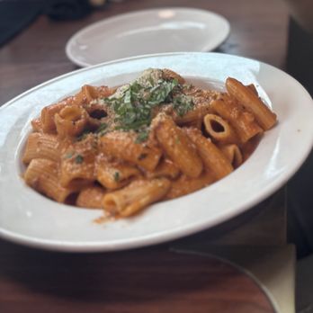 Pigzza - Spicy Sausage Rigatoni - Pizza Near Me - Orlando, Florida