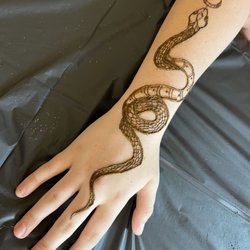 Artistic Henna Designs - Snake henna designs