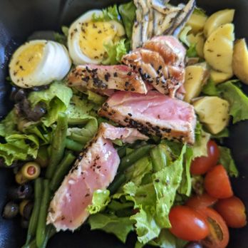 French Corner Cafe - Nicoise salad with ahi tuna - Bakeries Near Me - Palm Desert, California