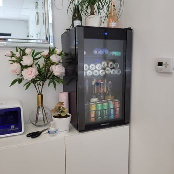 TIPology Nail Lounge - Refreshment - Nail Salons Near Me - Santee, California